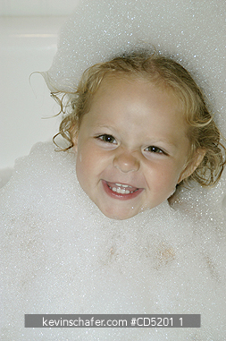PEOPLE, CHILDREN: Girl (aged two) in bubble bath, Model Released PHOTO BY KIMBER DAHLQUIST